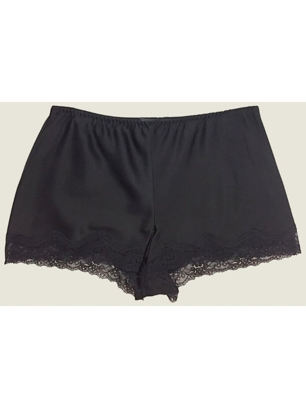 Samantha Chang CLASSIC SILK TAP SHORT BLACK- Med Display Model New no Tag